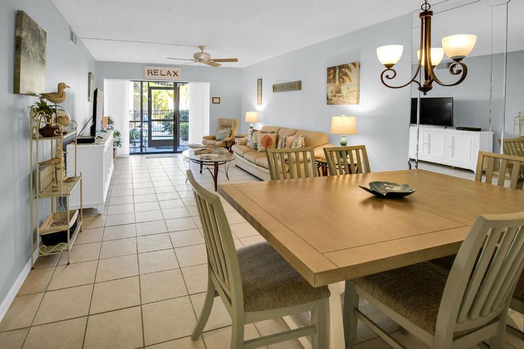 Siesta Key Escape Ground Floor Steps To Heated Pool And Free Trolley Apartment Exterior photo